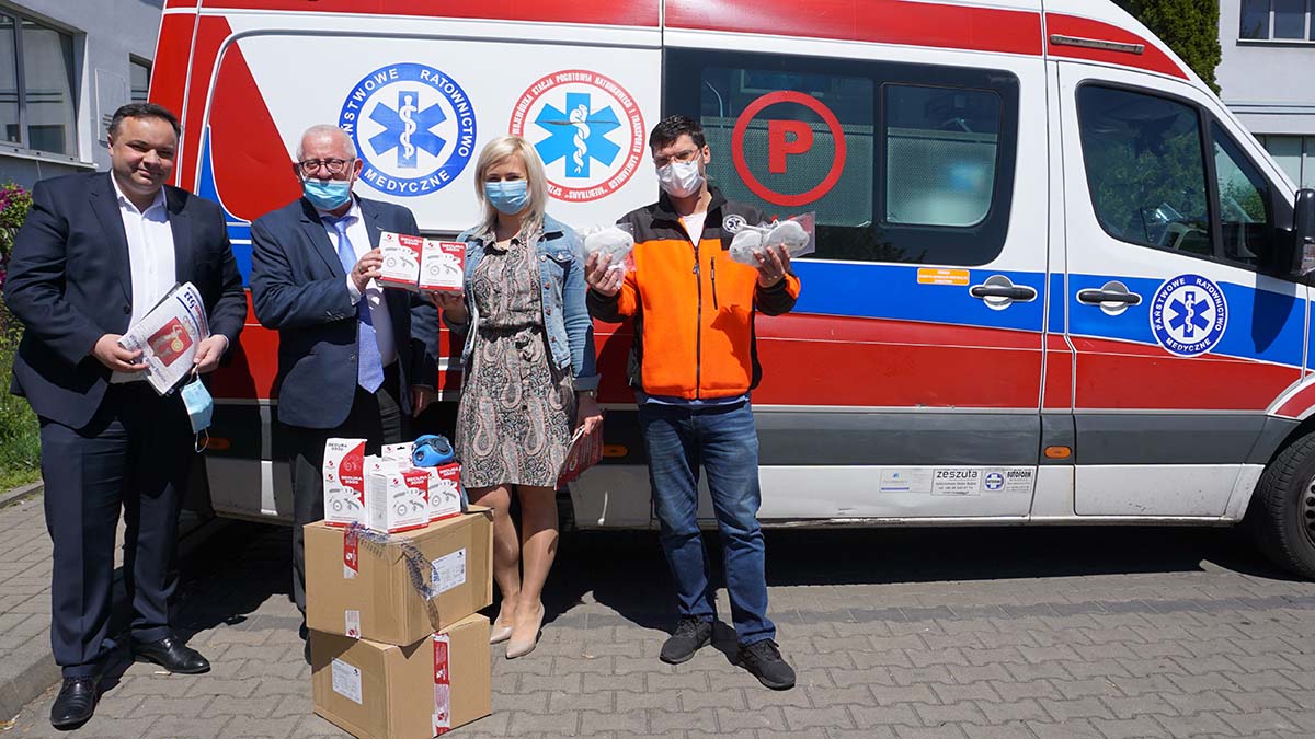 Warszawska Izba Gospodarcza pomaga: Maski dla ratowników