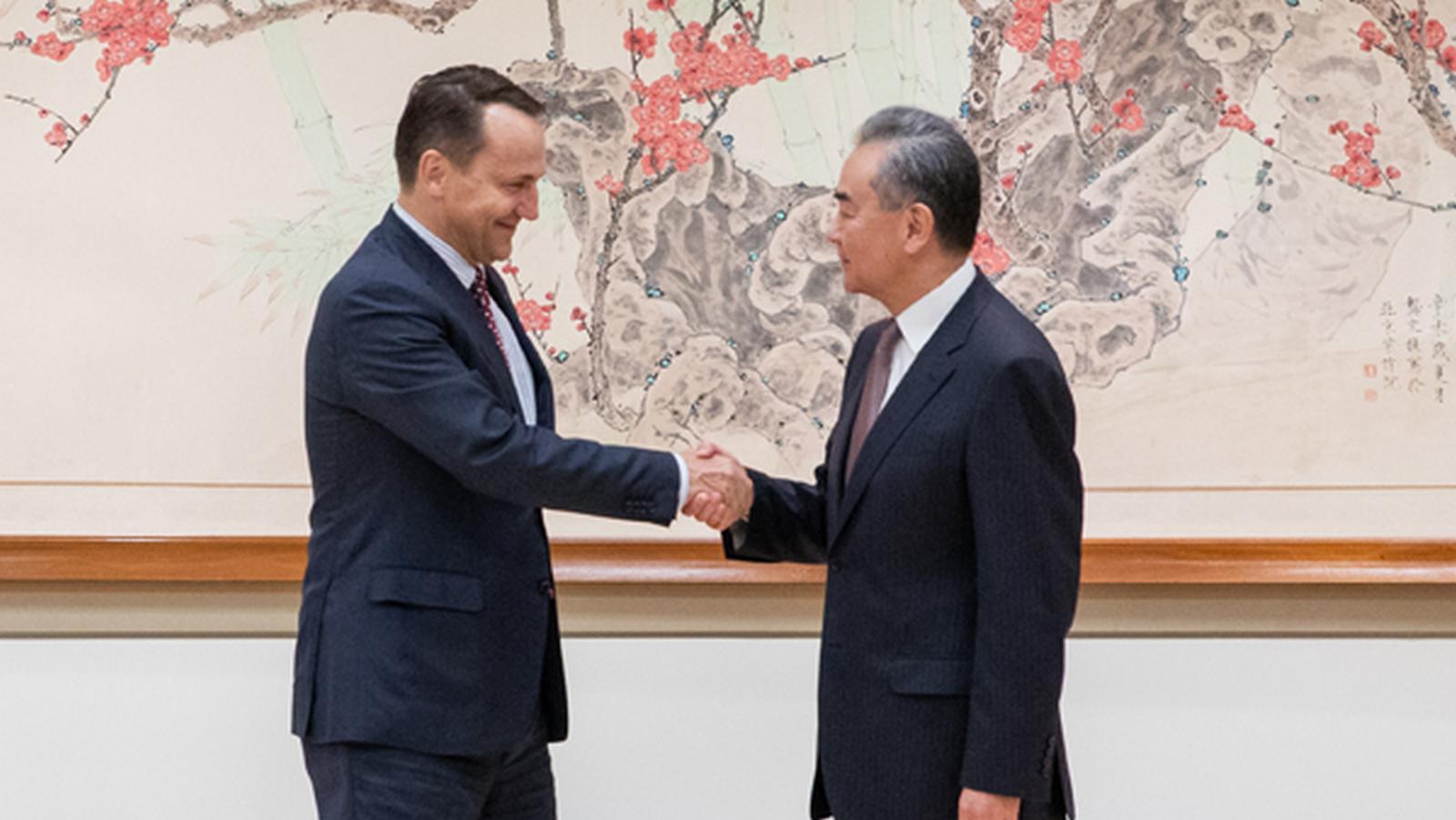 Wang Yi spotkał się z ministrem Radosławem Sikorskim